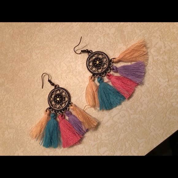 EARRINGS - Picture 2 of 8